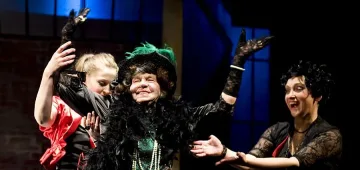 Стояна играе с рокля от Америка за ЧРД