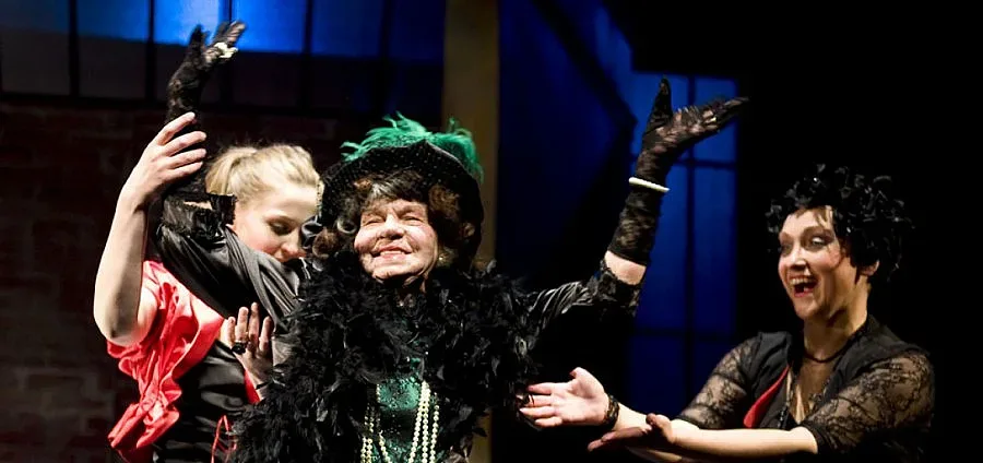 Стояна играе с рокля от Америка за ЧРД