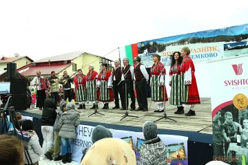 2000 души на снежен празник в курорта Семково