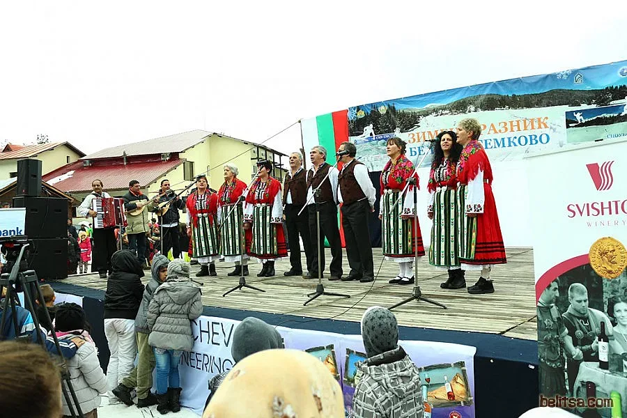 2000 души на снежен празник в курорта Семково