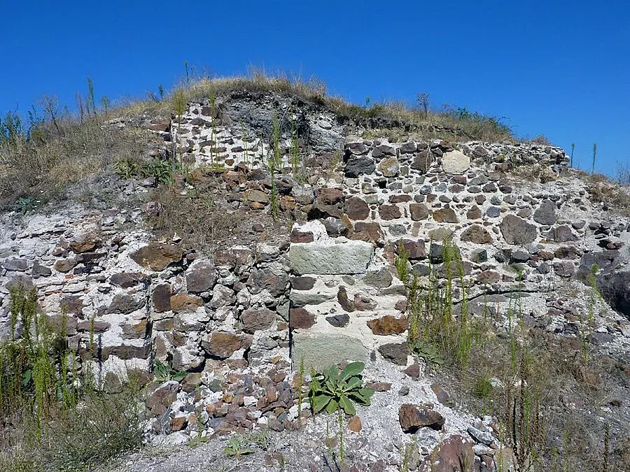 Камено си поиска Русокастро