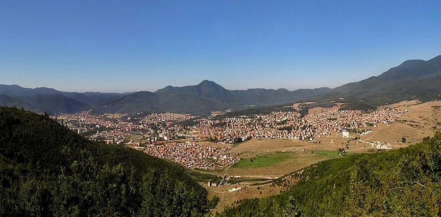 Велинград спира течовете