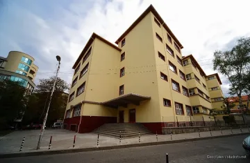 Отърваха училище от хулиган