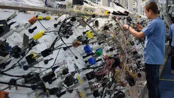 Нов завод с 3150 души ще прави кабели за Мерцедес