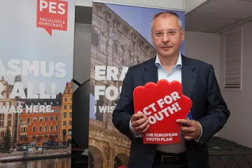 Станишев стана зам.-шеф на комисия в Европарламента