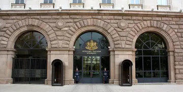 Радев допълва екипа си