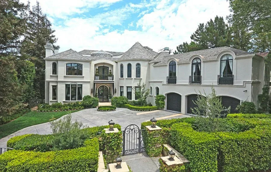 $9,9 млн. за имението на Роби Уилямс