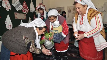 Днес е Бабинден по стар стил