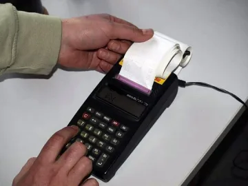 Данъчни ловят търговци с контролни покупки