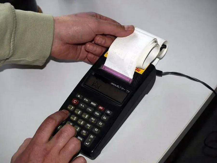 Данъчни ловят търговци с контролни покупки