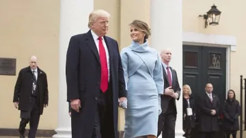 Тръмп пристигна в Капитолия - клетвата започва след броени минути