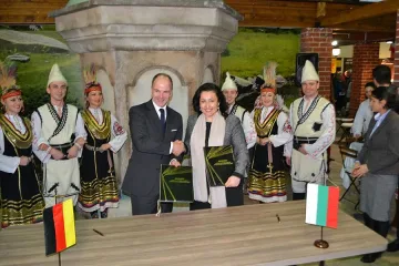 Показваме родно сирене, вино и луканка в Берлин