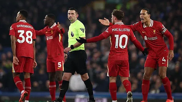 Ван Дайк избухна! Кой е виновен за мелето