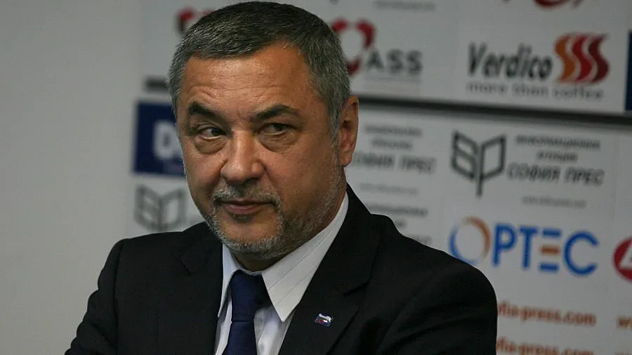 Валери Симеонов: Радев ни приспа