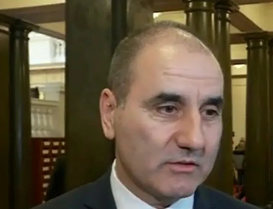 Цветанов: С една реплика Радев обиди целия парламент