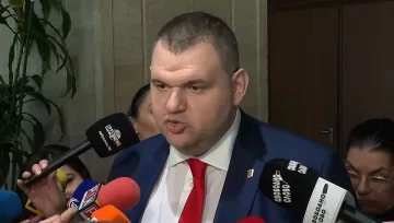 Скандал в парламента! Пеевски: Кирил Петков е в нетрезво и дрогирано състояние!