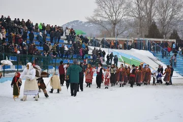 3 000 кукери разтърсиха  Симитли и прогониха злото