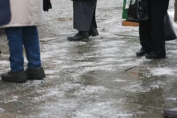 Жълт код за поледици в 14 области днес