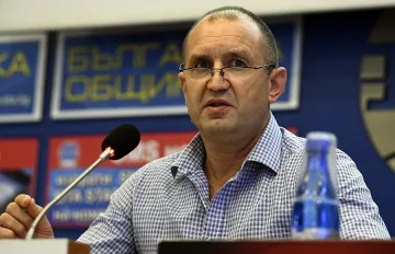 Радев: България не е зависима от Русия