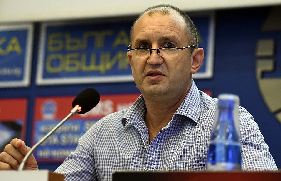 Радев: България не е зависима от Русия