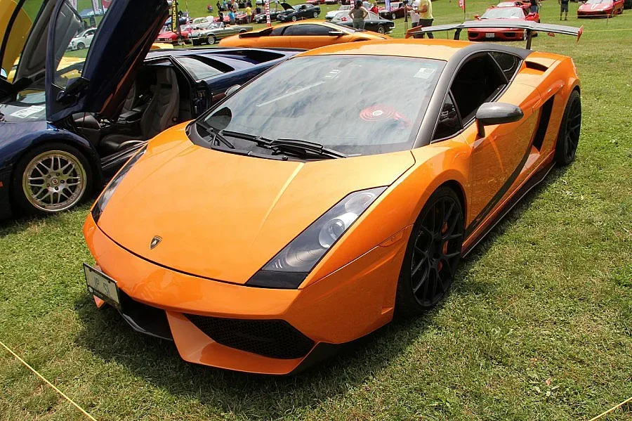 81 баровци у нас карат Rolls Royce и Lamborghini