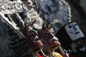 Разлог и Симитли в плен на над 5000 кукери