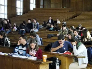 Дават повече пари за инженери и математици