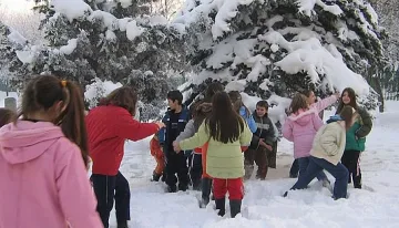 Училищата затворени до понеделник в няколко области