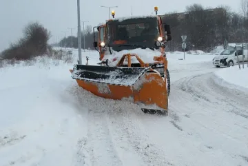 Вятър, валежи и ниски температури днес