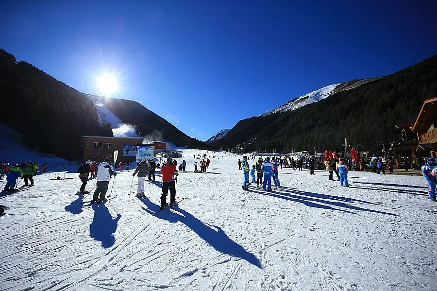 Караме ски до средата на май