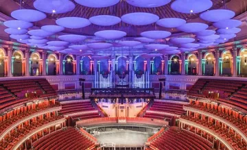 2,5 млн. паунда за ложа в Роял Албърт Хол