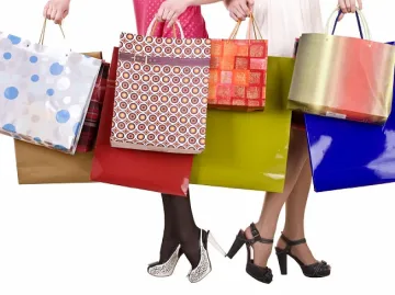 Продажбите на дрехи и обувки скочиха с 13%