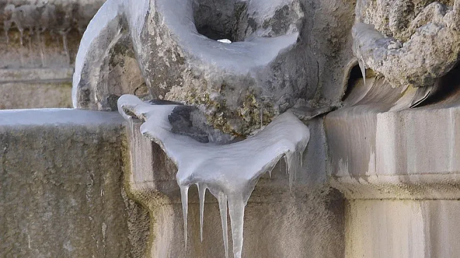 В Европа продължава ледената блокада