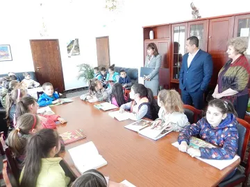 Заради ваканцията: Български вместо музика