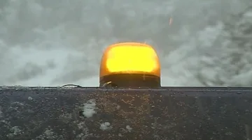 Оранжев код за силни валежи от сняг в 12 области днес