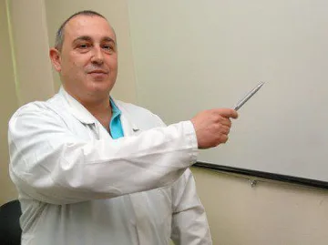 Роенето на нови проекти е самоубийство за десницата