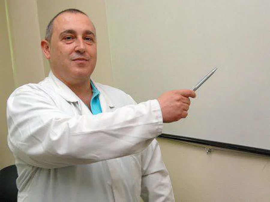 Роенето на нови проекти е самоубийство за десницата