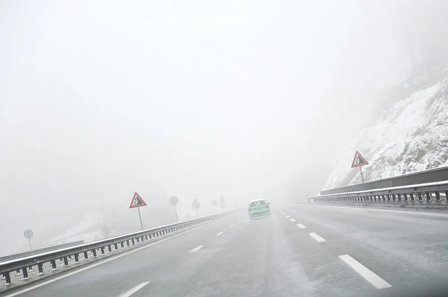 Пътната обстановка остава тежка