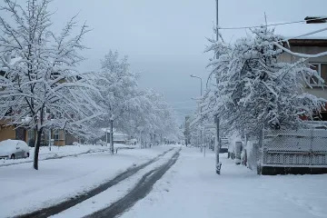 Над 100 населени места са без ток заради снега