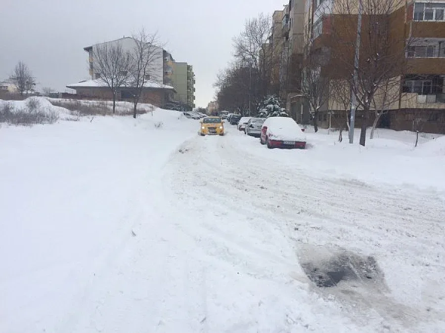 Затворени пътища заради снега в Североизточна България
