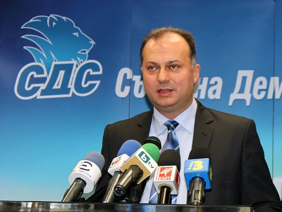 Свалиха шефа на СДС-София