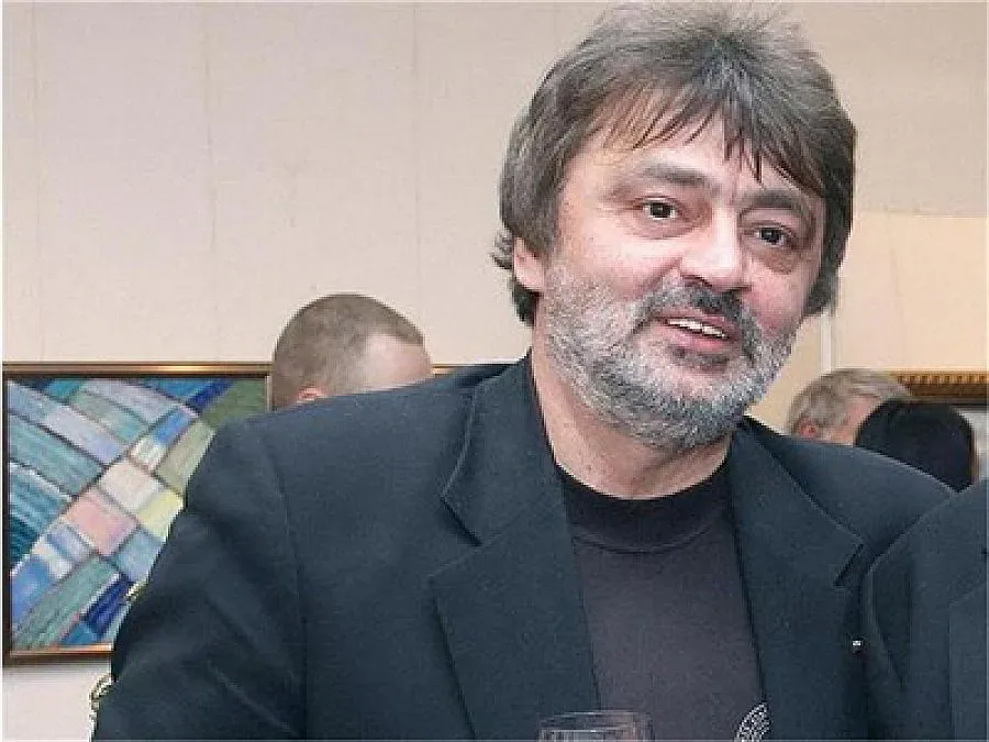 Апартамент или килия за 15-годишния татко