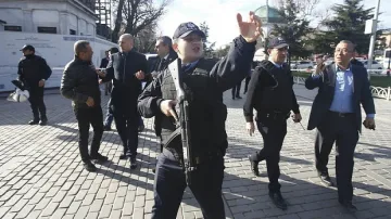 Властите в Турция обявиха нападението в Истанбул за тероризъм