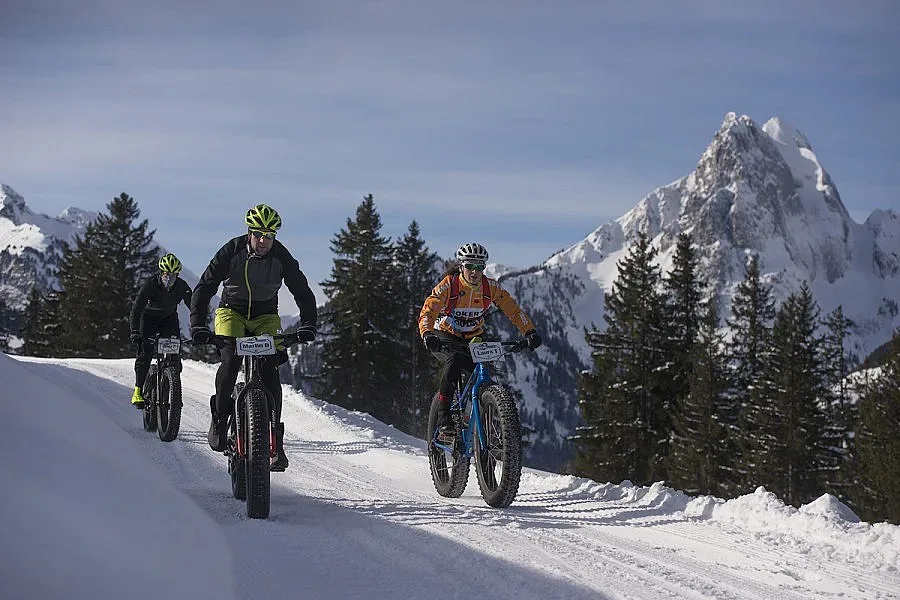 С колело на лед за Деня на снега