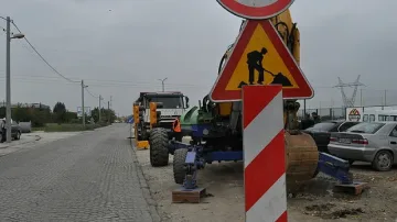 Губернатор се захваща с разнебитено международно шосе