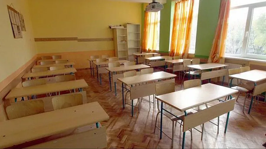 Предлагат 5 и 6 януари да са неучебни за всички училища