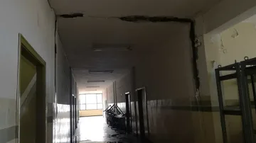 Наводниха школата на физика Теодосий Теодосиев