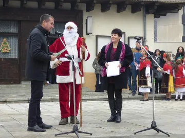 Кмет даде жителство на Дядо Коледа