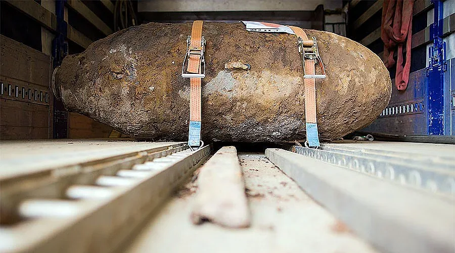 Бомба от войната евакуира 54 000 германци на Коледа