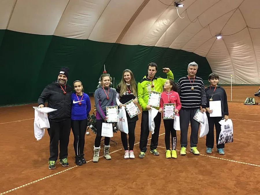 Много усмивки и емоции на Коледния семеен турнир на СК "ДЕМА"